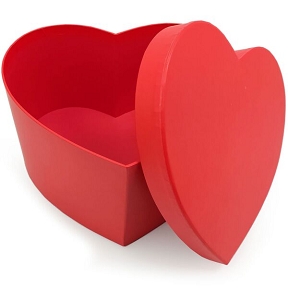 Boite carton coeur rouge