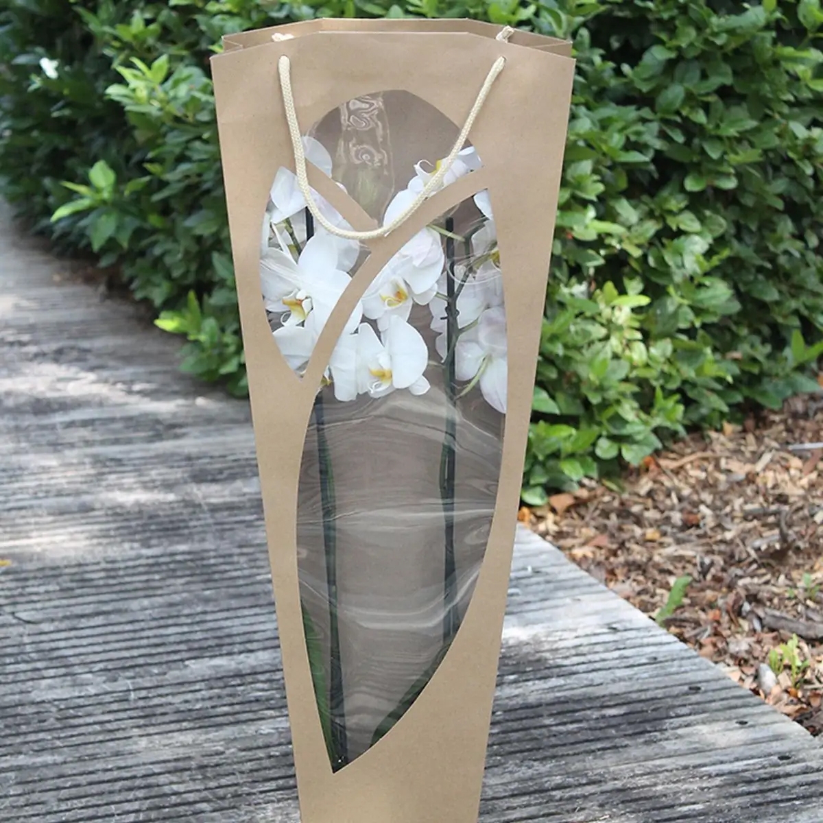 Sac bohème écru 10,5 x 26 ht 74,5cm( x10)